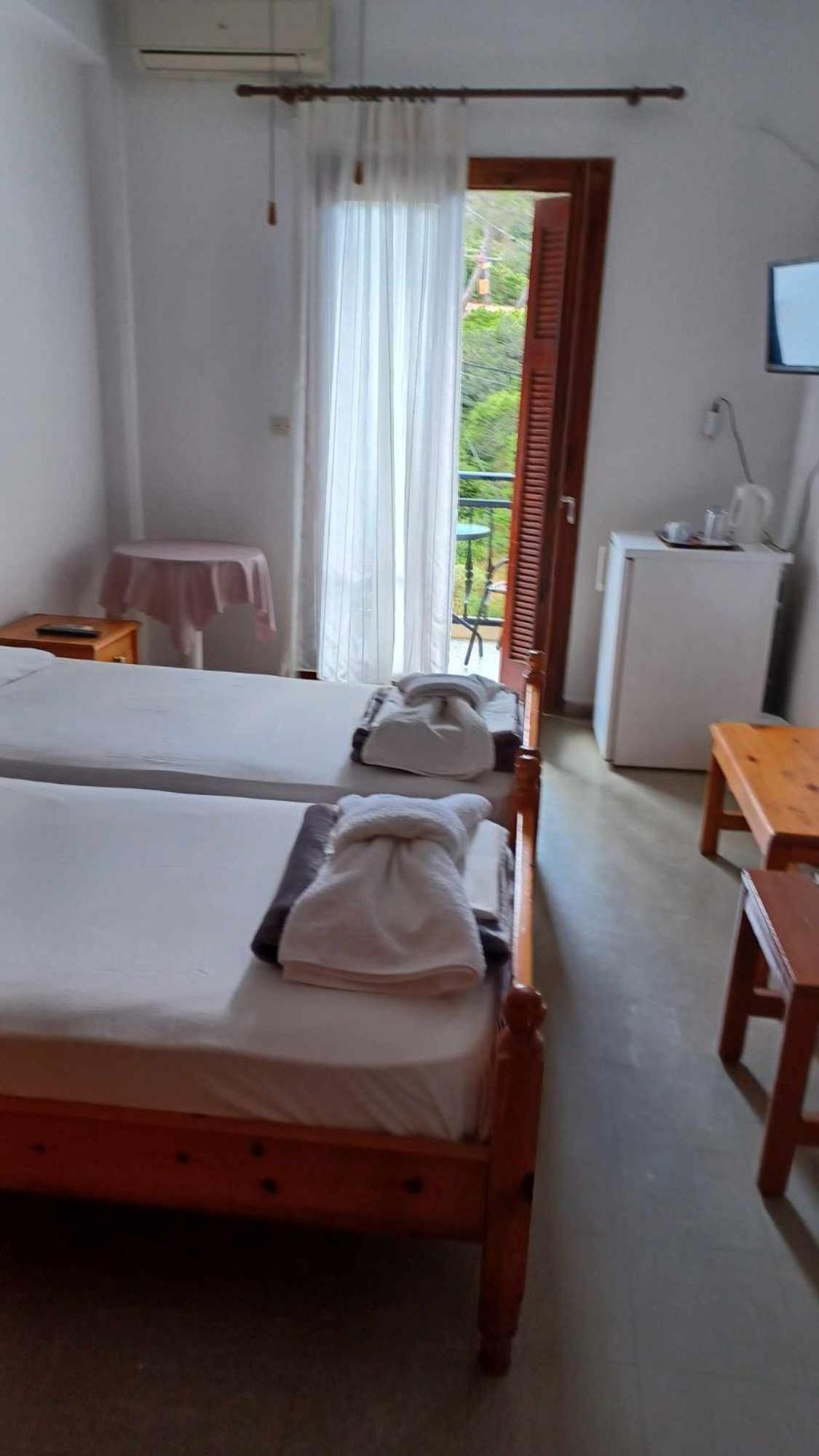 Hotel Rena Ágios Kírykos エクステリア 写真