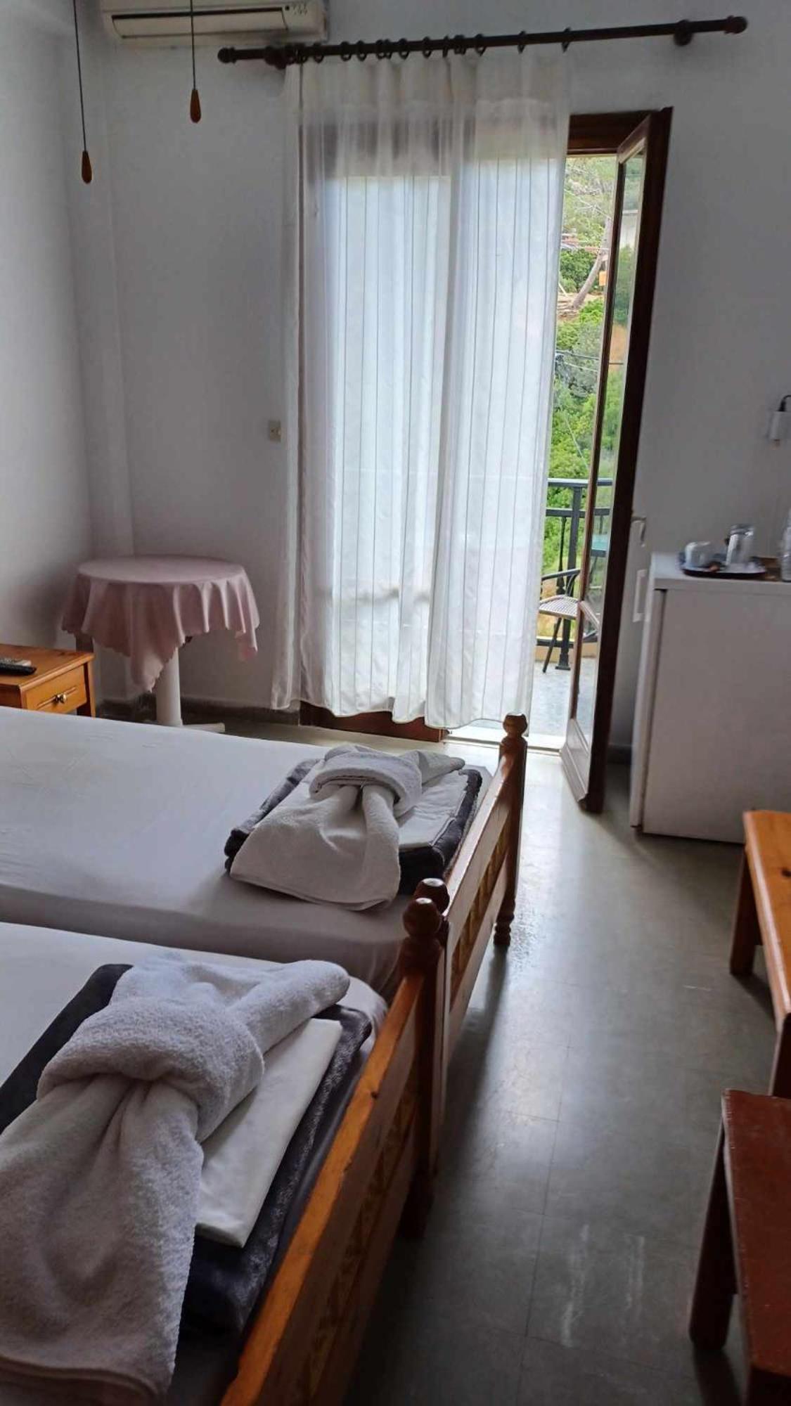 Hotel Rena Ágios Kírykos エクステリア 写真