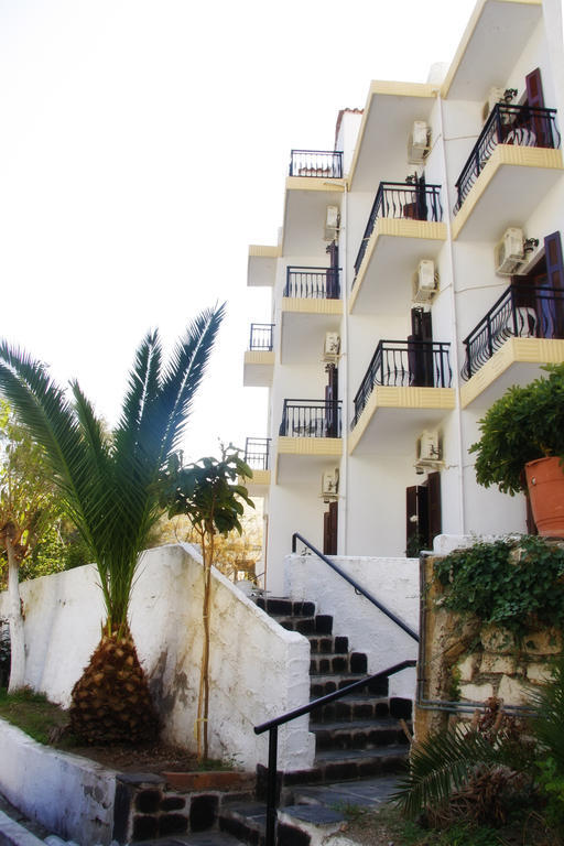 Hotel Rena Ágios Kírykos エクステリア 写真